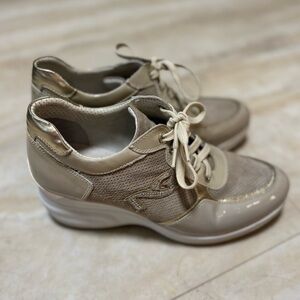 NERO GIARDINI Stylish Beige Women's Sneakers with Laces  (39)